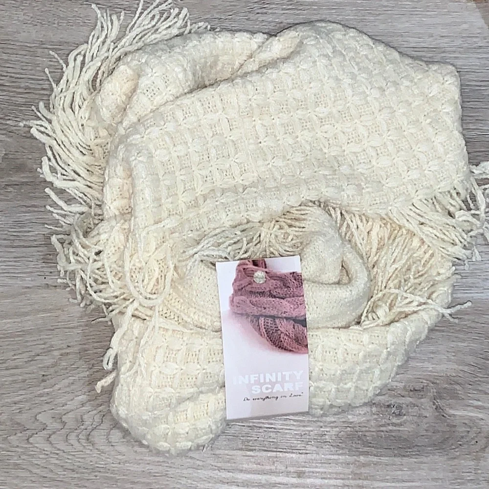 Infinity scarf - Picture 1 of 1